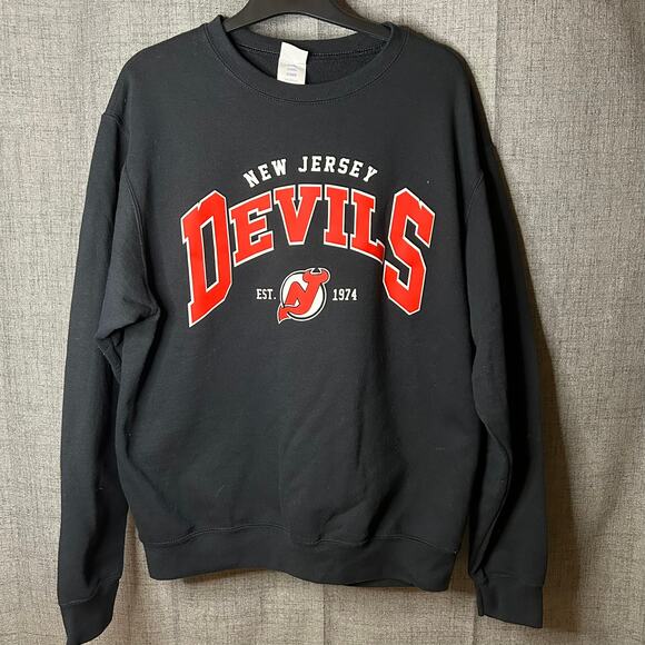 NHL New Jersey Devils Men's Size Medium Crew Neck Sweatshirt Black - Picture 1 of 4